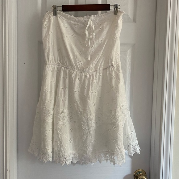 Cupshe White Strapless Dress - Picture 2 of 5